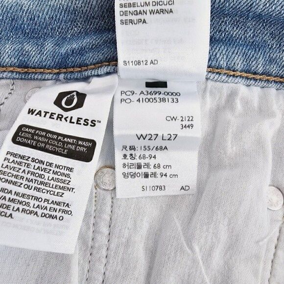 New! Levi's Silvertab High Waisted Mom Jean Distressed Tapered Leg Jeans - Picture 14 of 14